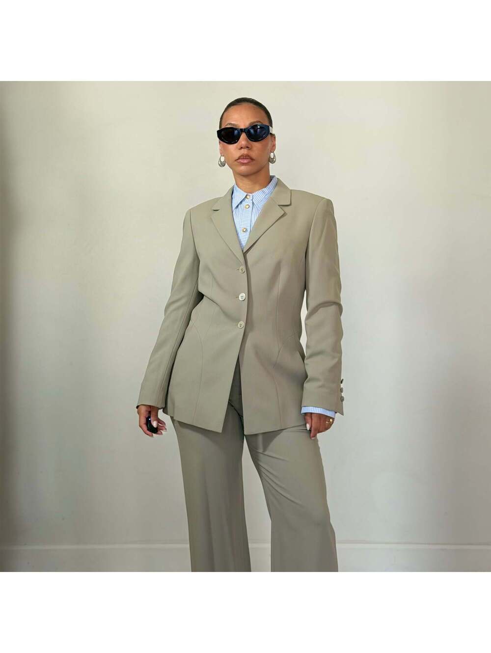 Escada - Picture 9 of 9